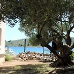 בית נופש House Lantina Kornati *