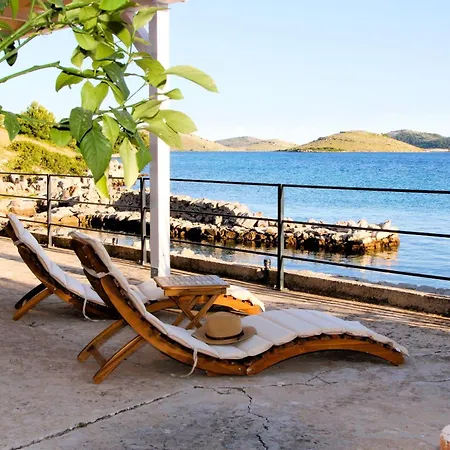 House Lantina Kornati בית נופש *
